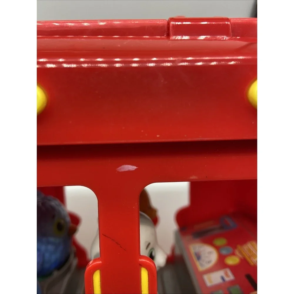 Daniel Tiger's Neighborhood Musical Trolley Mister Roger's Bus Toy (4) Figures